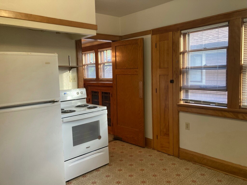 Building Photo - 2569 N 61st St