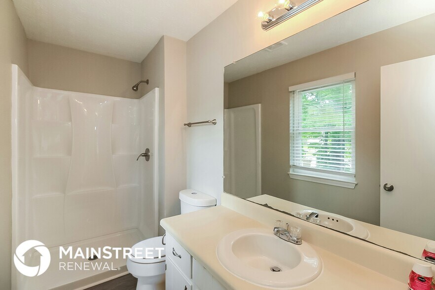 Building Photo - 7548 Colonial Ct