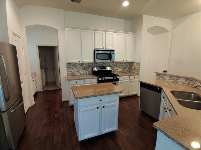 Building Photo - 3122 Crescent Oaks Park Ln