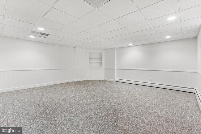 Building Photo - 749 Bair Rd