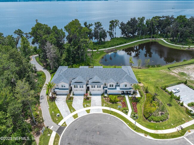 Building Photo - 27 Oak Pk Dr