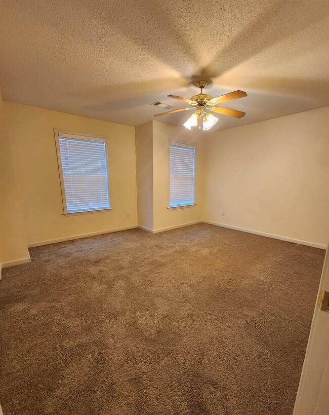 Building Photo - 9333 S Fairmont Cir
