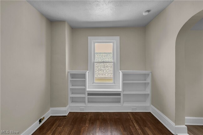 Building Photo - 8505 Bancroft Ave