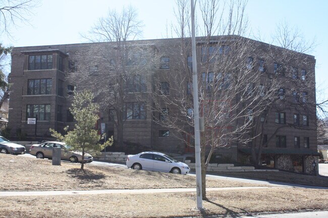 Primary Photo - 3105 Dewey Ave