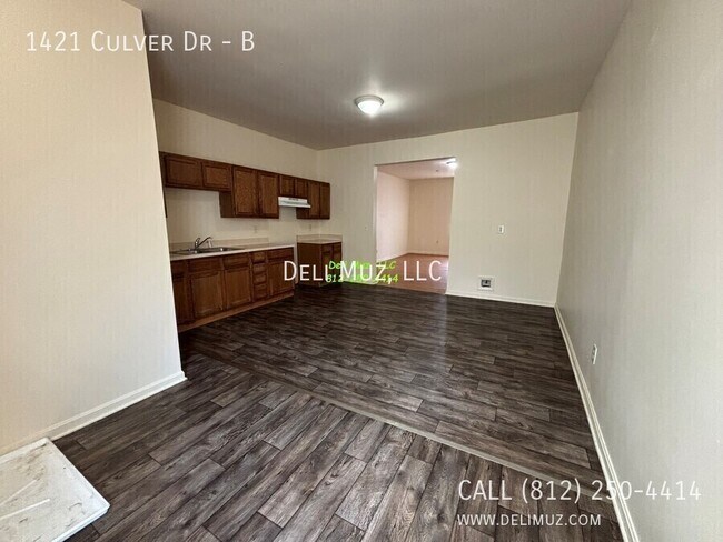 Building Photo - 1421 Culver Dr