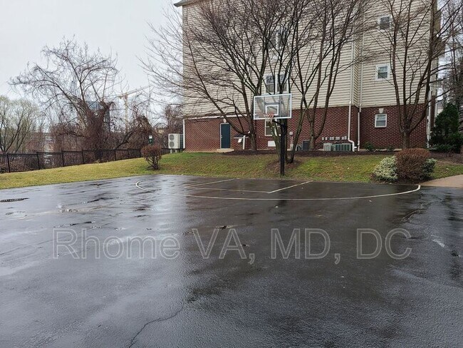 Building Photo - 1581 Spring Gate Dr.