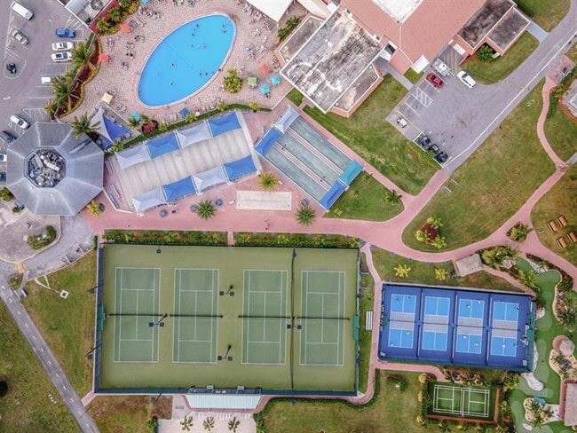 Building Photo - 102 Westbury E