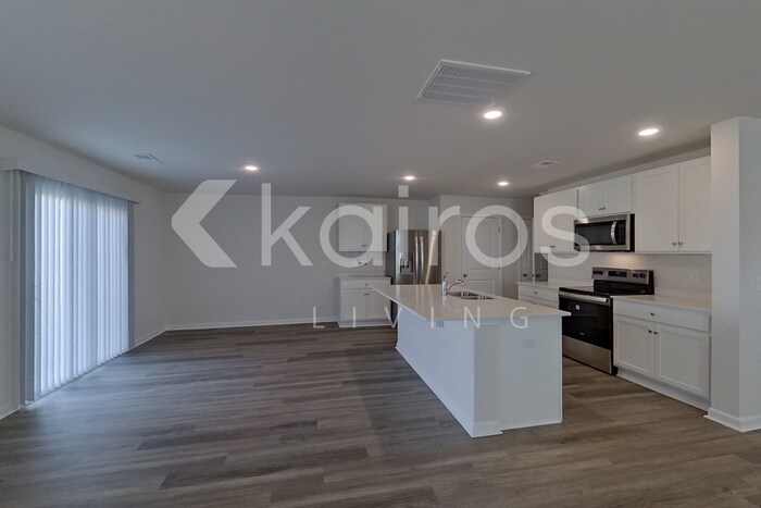 Building Photo - 126 Inez Ave