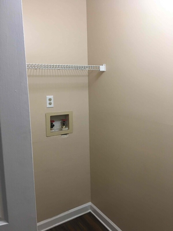 Building Photo - 14 The Cors