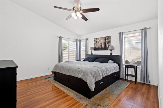 Building Photo - Beautiful Bright 3 Bedroom Single Story Home with Expansive Kitchen and Gorgeous Backyard