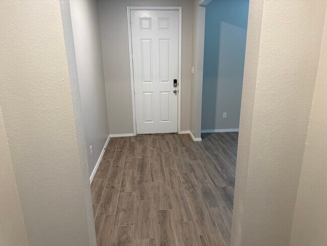 Building Photo - 2956 Plumbago Dr