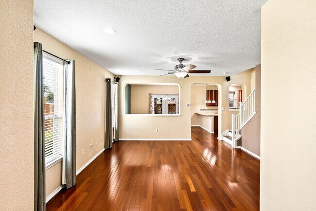 Building Photo - Better Than New and Unlike Anything Else in Villa Del Sol