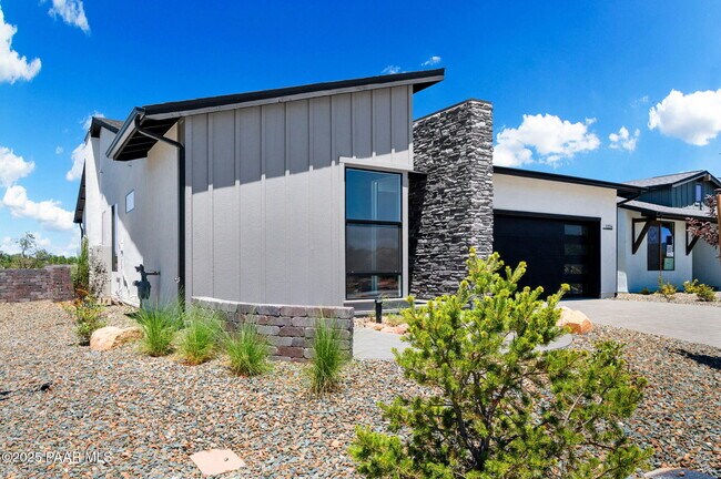 Building Photo - 1326 Rockwood Dr