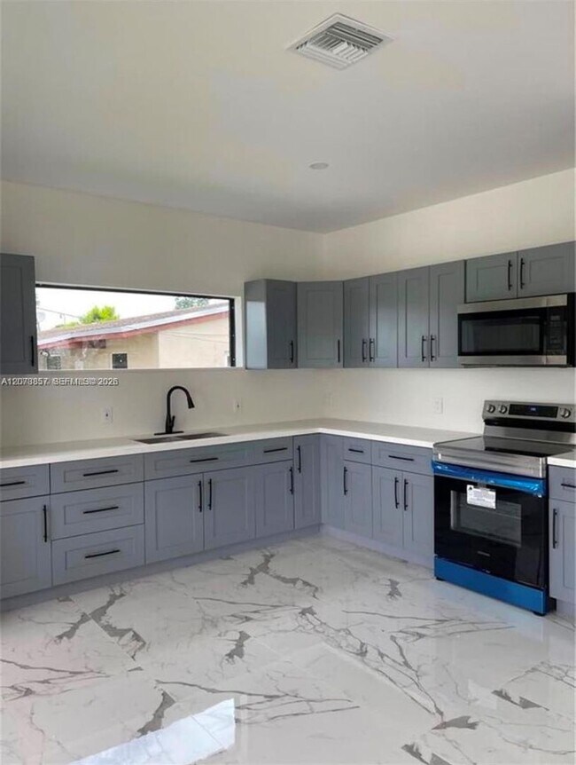 Building Photo - 26515 SW 139th Ave
