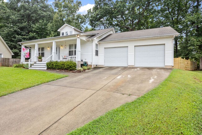 Building Photo - 1701 Willa Pl Dr