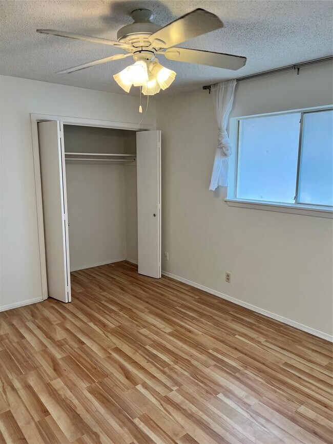 Building Photo - 8311 Hathaway Dr