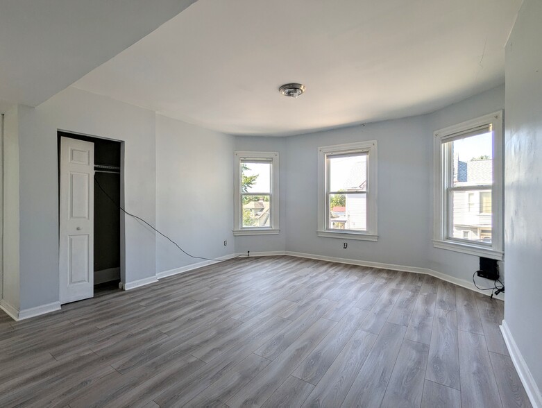 Building Photo - 5401 Broad St