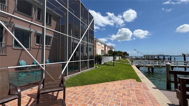 Building Photo - 218 Sand Key Estates Dr
