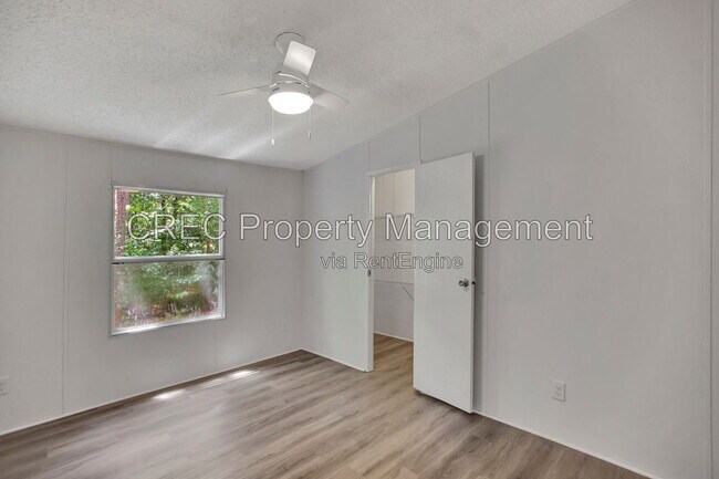Building Photo - 405 Vine St