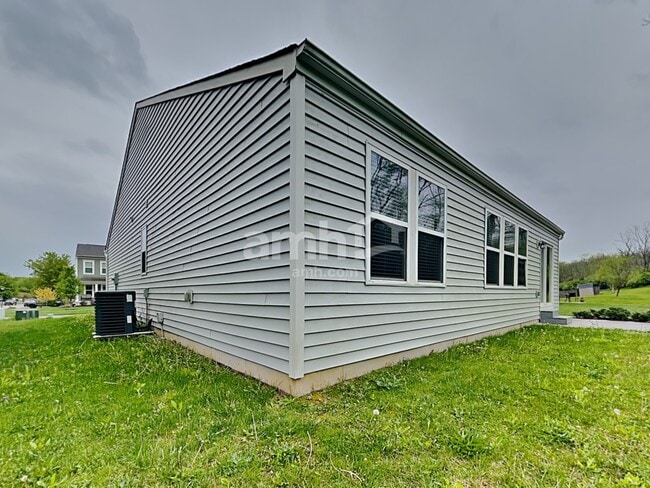 Building Photo - 724 Mary Ln Ext