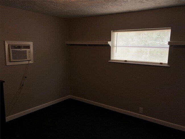 Building Photo - 27327 Peach Creek Dr