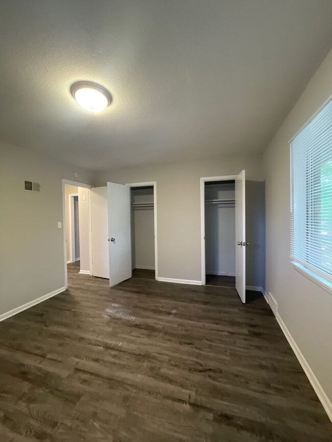 Building Photo - 8036 Campbell St
