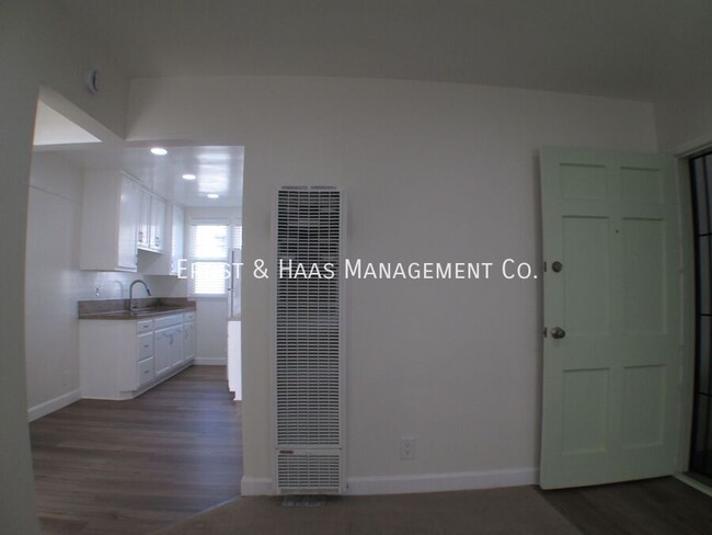 Building Photo - Lovely 1 Bedroom Apartment in Prime Bixby ...