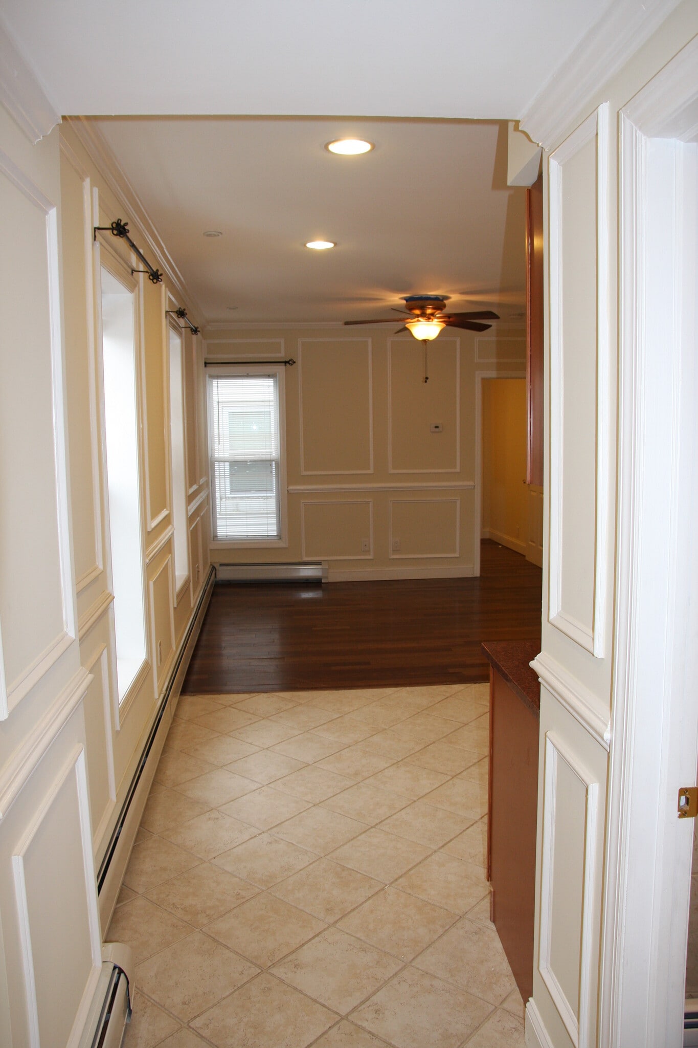 Building Photo - 46 W Main St