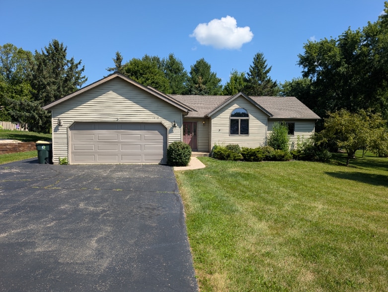 Building Photo - 1218 Point O'Woods Dr