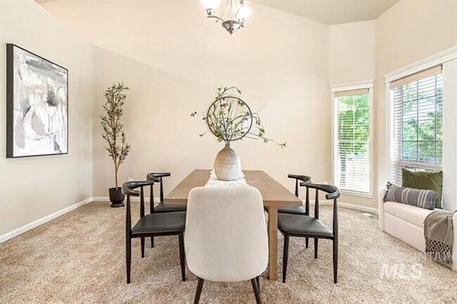 Building Photo - 3 Bedroom 2.5 Bath, 3 Car Garage w/Gorgeous Exterior