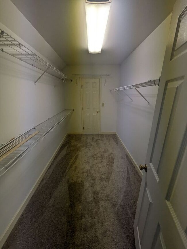 Building Photo - Four Bedroom Single Family Home in Hickory, NC!