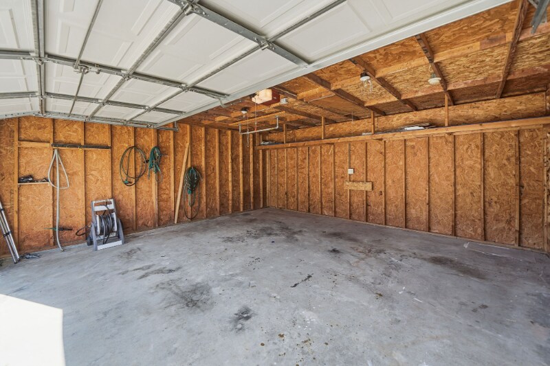 Building Photo - 202 Evergreen Trce