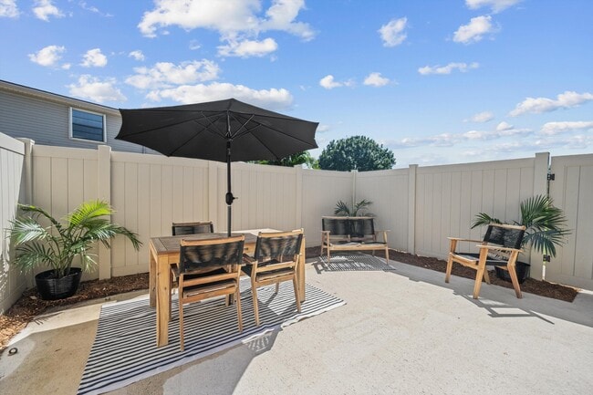 Building Photo - 4451 Willow Pond Rd