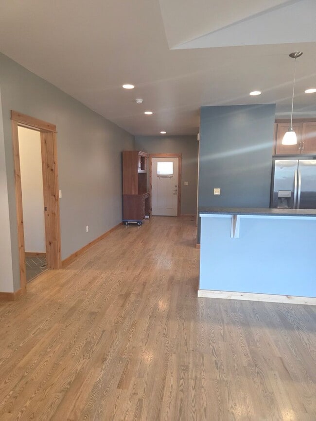 Building Photo - 16 Voyager Ln