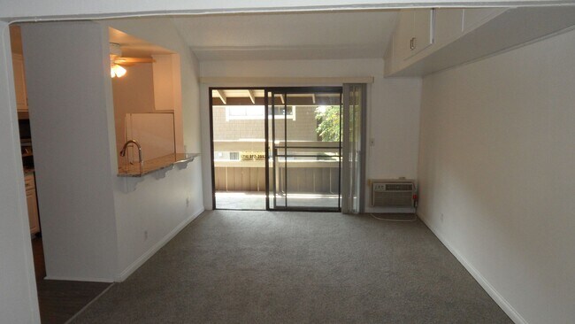 Building Photo - 172 Streamwood