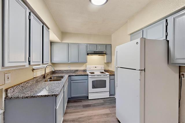 Building Photo - 775 Ivywood Dr