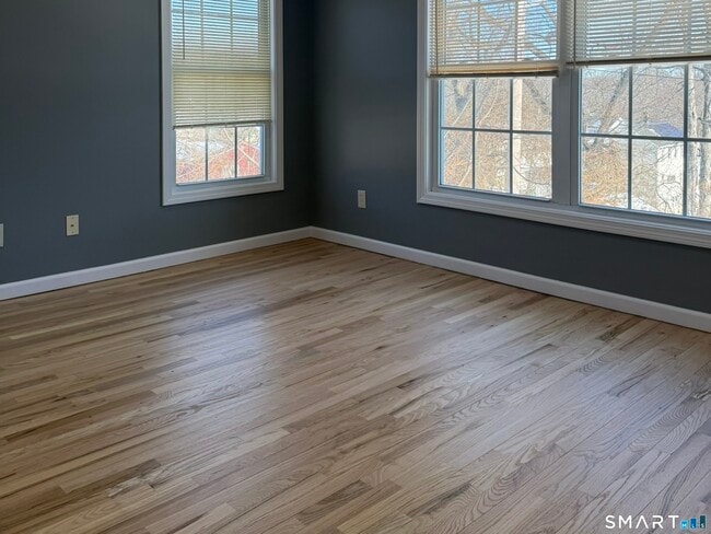 Building Photo - 765 Hart St