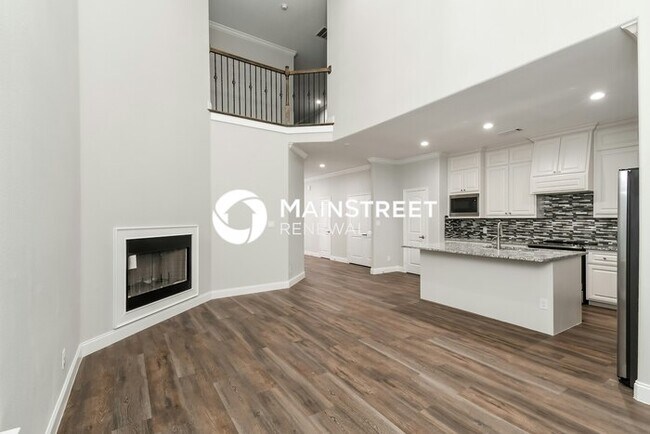 Building Photo - 2 Bedroom Pet-Friendly Home in Arlington, TX with Main Street Renewal