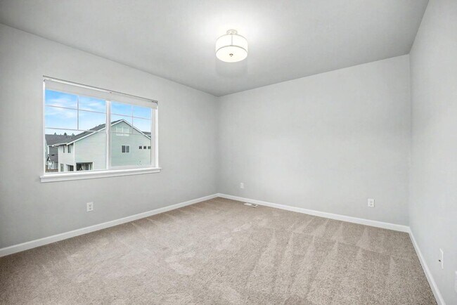 Building Photo - Modern Yelm Home Built in 2023, Walk-In Closets, Deep Storage & Neighborhood Park!