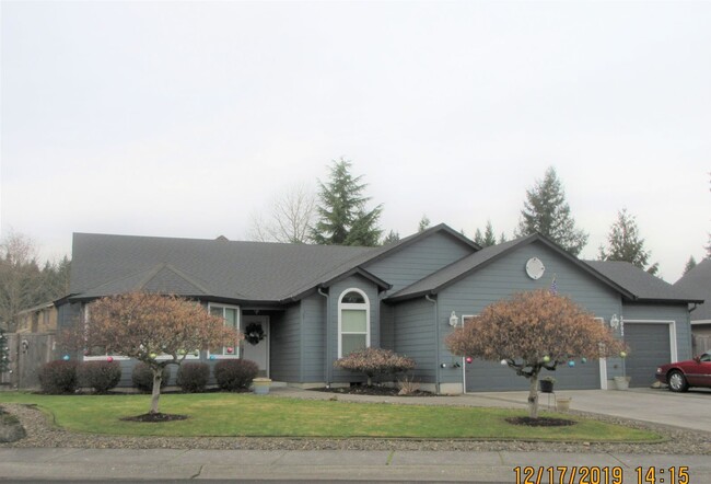 Building Photo - Beautiful Ranch Style Home