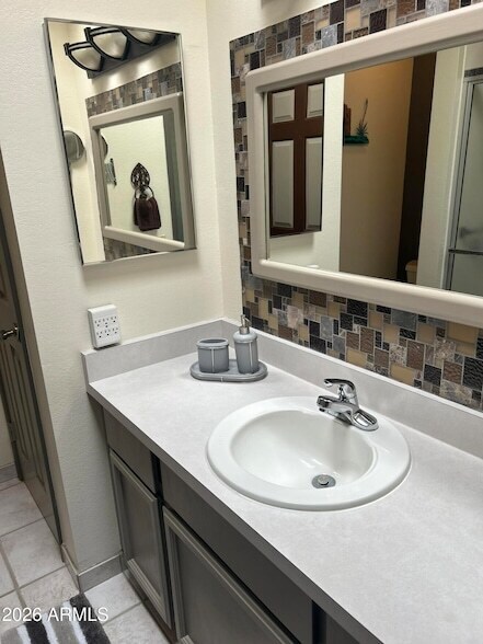 Building Photo - 1172 W Mountain View