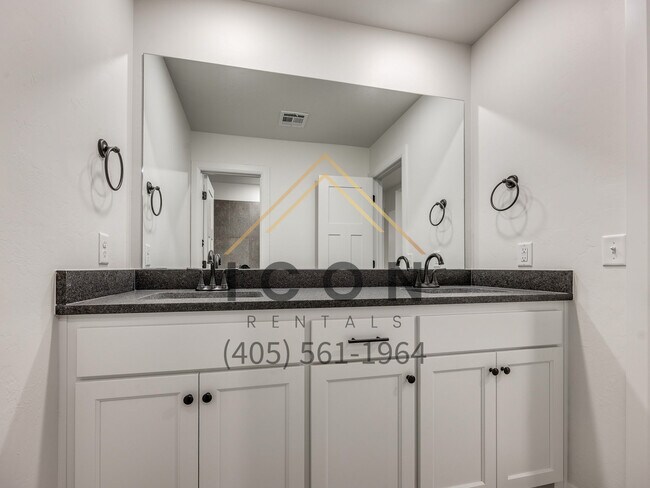 Building Photo - 5109 SE 85th St