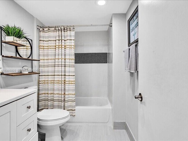 Building Photo - 12500 SW 5th Ct