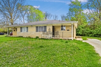 Building Photo - 1213 Taylor Dr E
