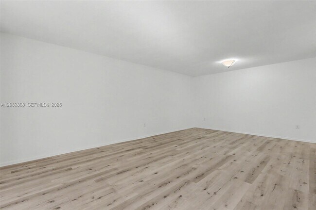 Building Photo - 1410 Sheridan St