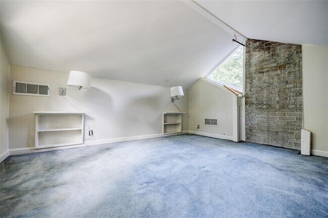 Building Photo - 1148 Forrest Blvd