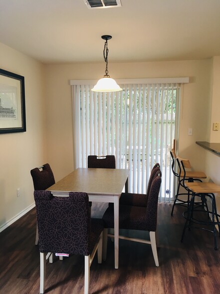 Dining Room - 122 Cypress Ct