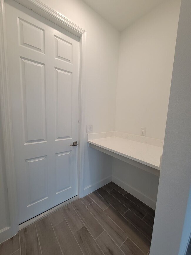 Building Photo - 5 Bedroom Brand New House with Innovative Technology near Winter Park