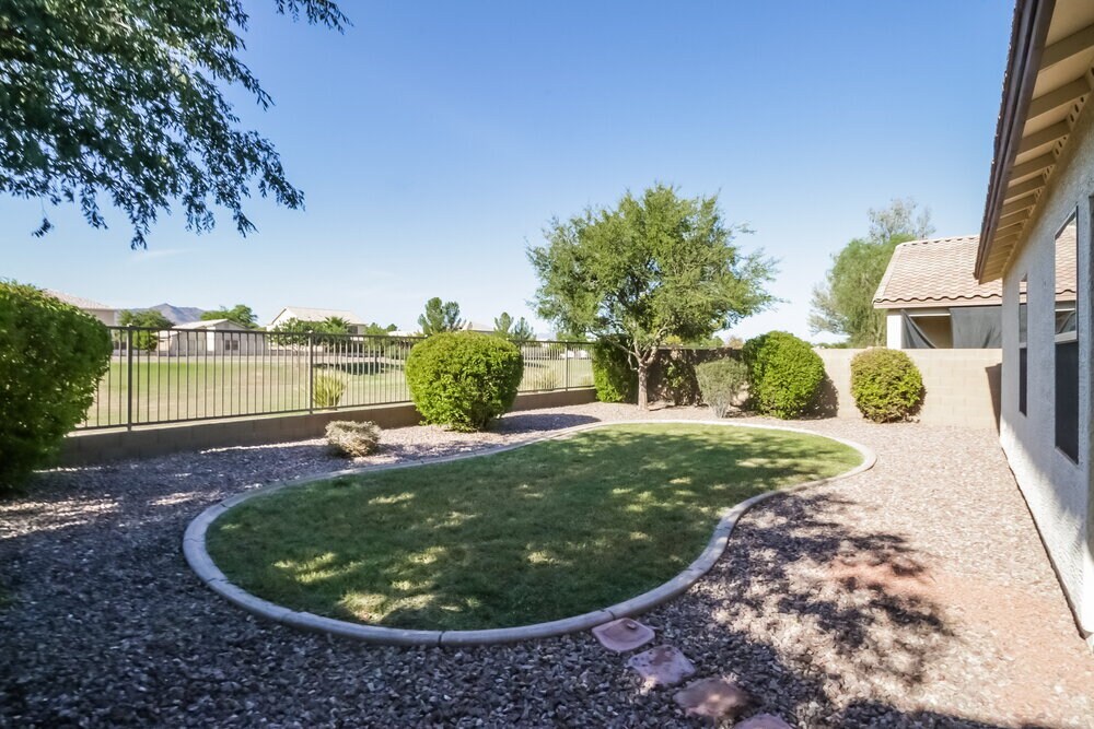 Building Photo - 2331 W St Catherine Ave