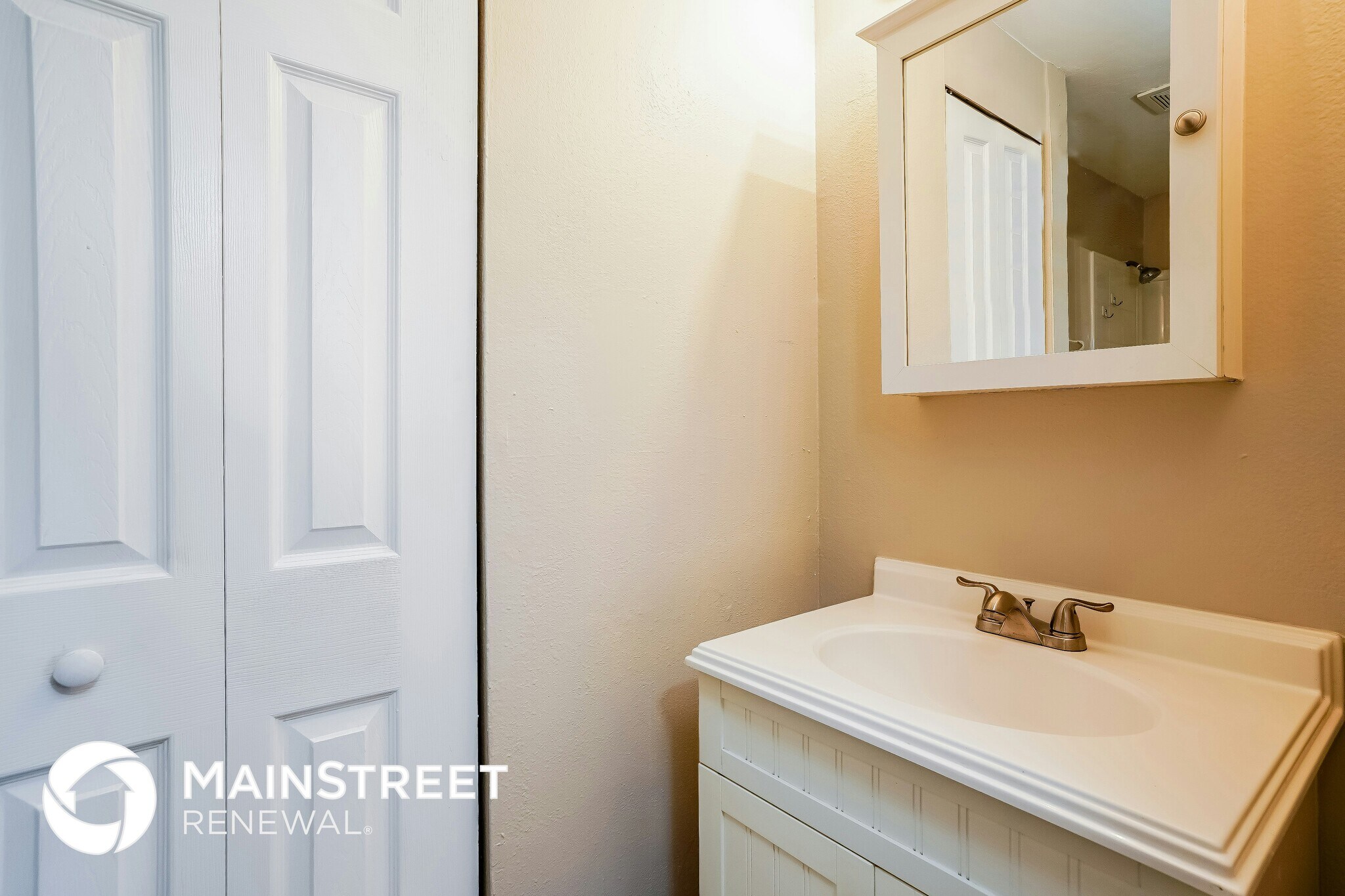 Building Photo - 17192 Phlox Dr